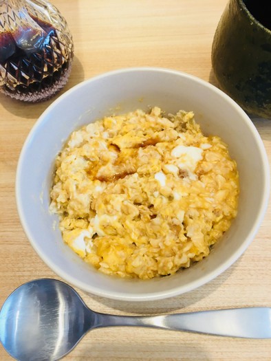 簡単レンジ朝食/半熟卵オートミールの写真