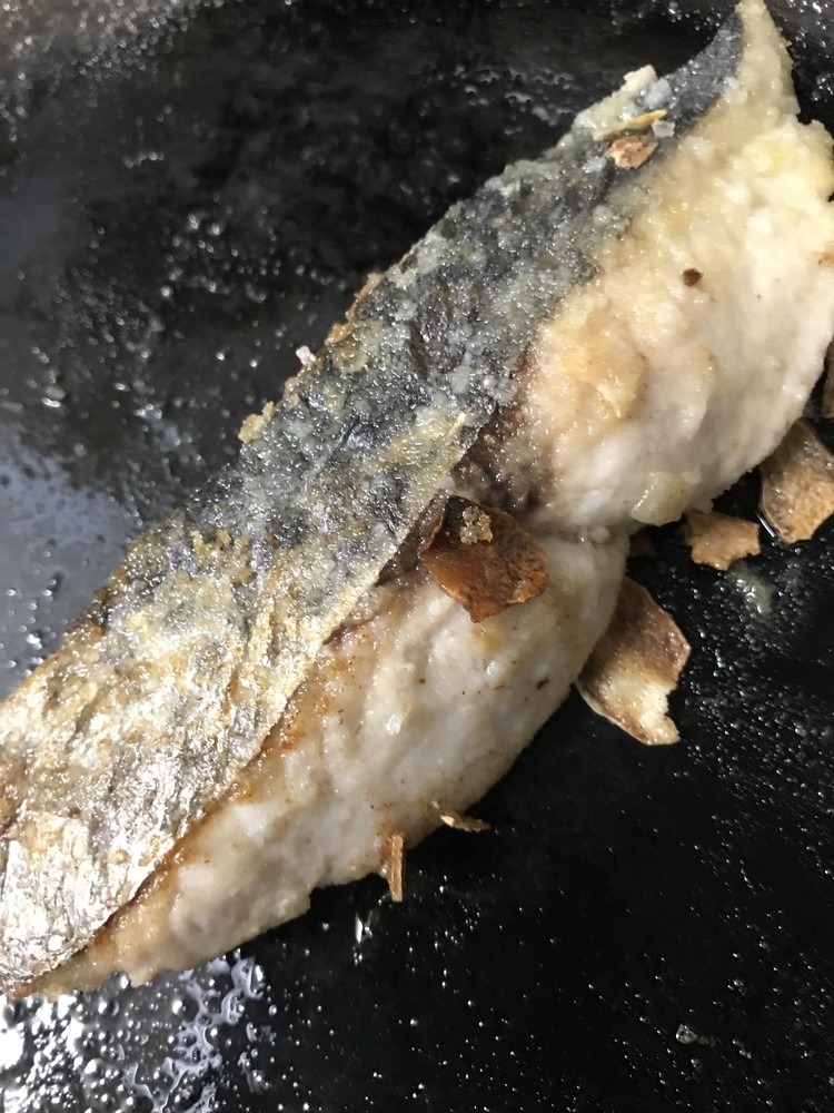 切り身魚のバター焼きの画像