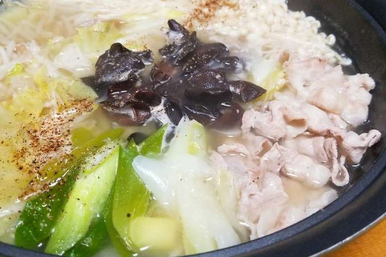 〆は麺で 豚バラときくらげの塩にんにく鍋 レシピ 作り方 By 純国産きくらげ緑工房 クックパッド 簡単おいしいみんなのレシピが352万品