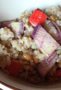 紫大根と納豆、カニカマのまぜご飯