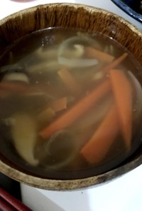 我が家の定番椎茸ともやしのスープ