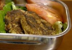 コンビーフとポテトのハンバーグステーキ