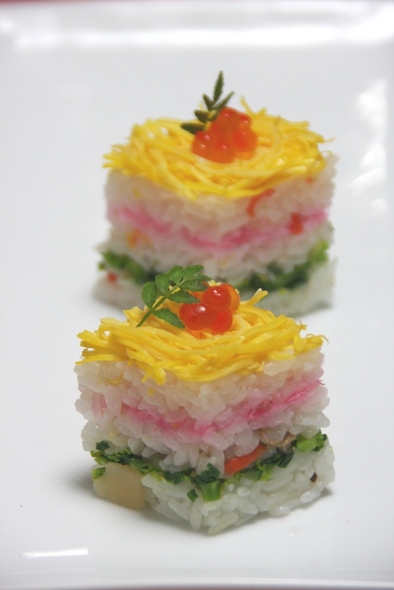 ひな祭り　菱餅型寿司の写真