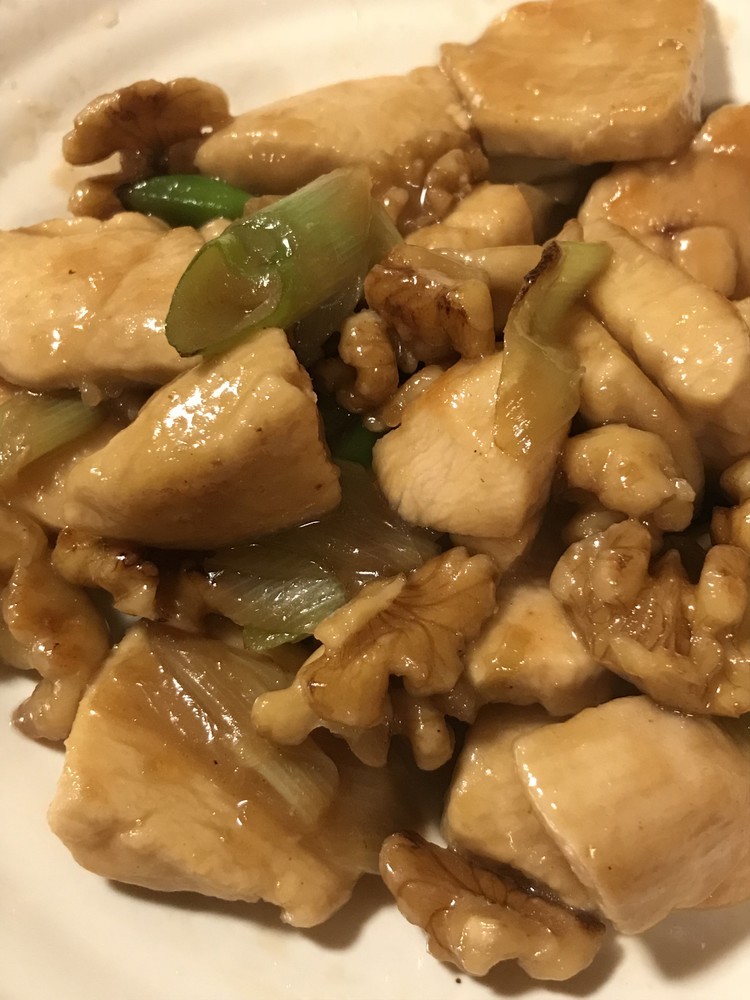 鶏肉とウォールナッツの中華炒めの画像