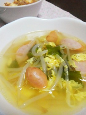 簡単☆もやしとウインナーの中華卵スープ