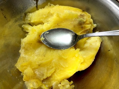 焼き芋で作る離乳食の写真