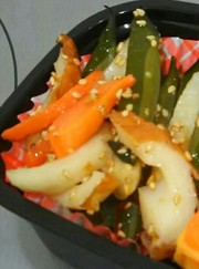 チクワと茎ワカメと人参の中華風炒めの写真