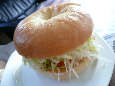 スモークサーモン&クリームチーズベーグルの写真