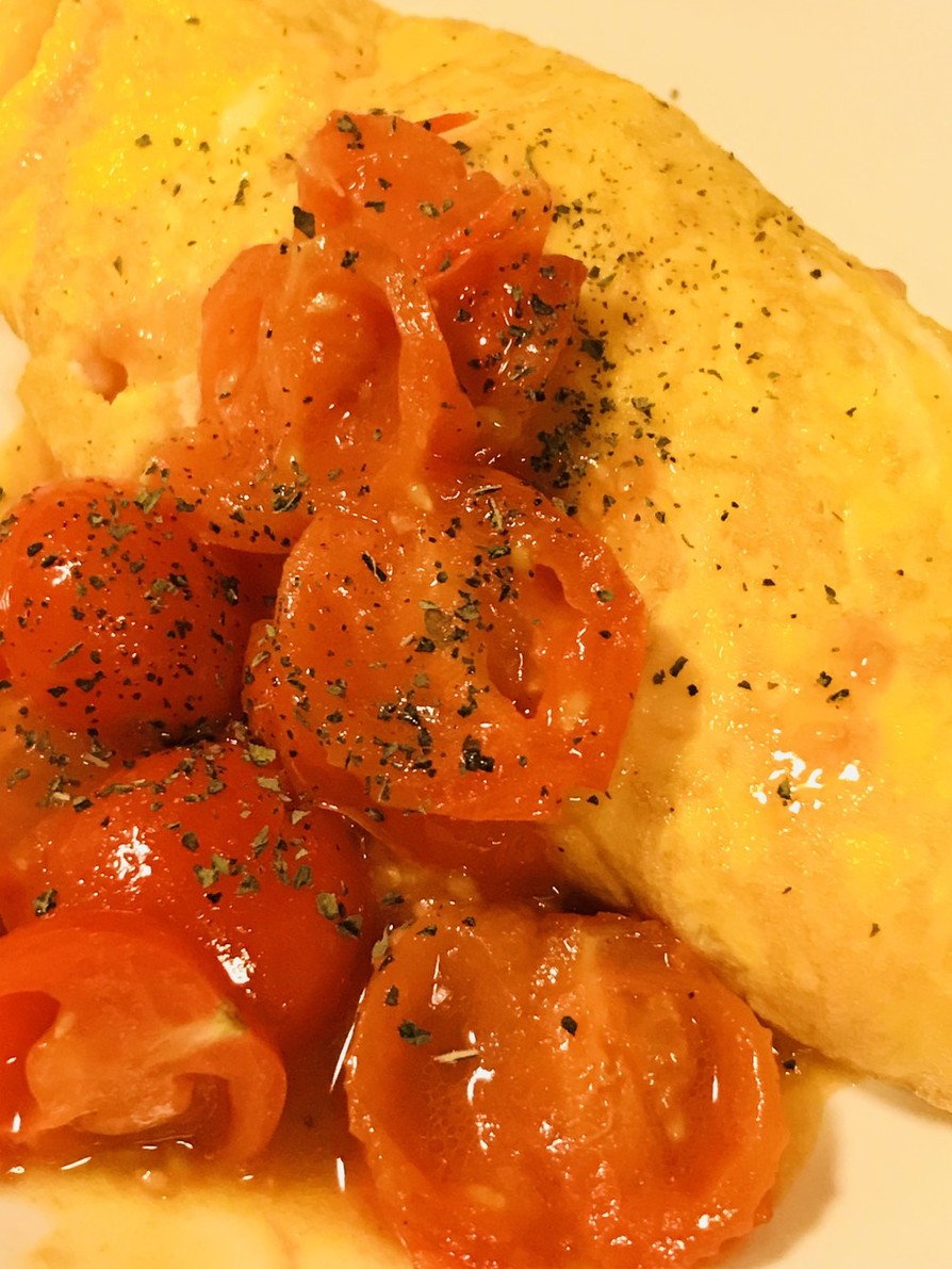 プチトマトソース☆リコッタチーズオムレツの画像