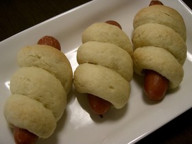 ホットケーキで♪ウィンナーのおやつパン