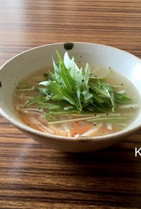 ［簡単 えのき人参 食べる中華スープ ］