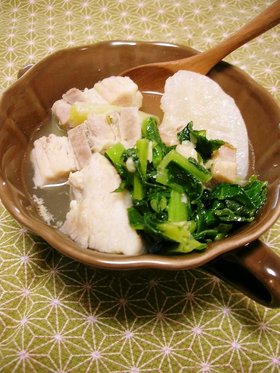 まるだいこんと豚バラの煮込みスープ