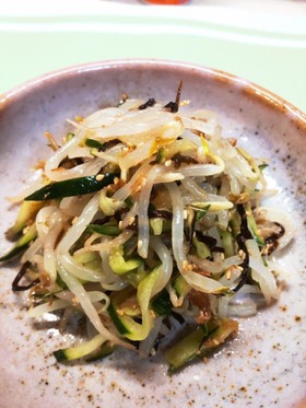 ウメぇ!もやしと塩昆布の簡単サラダ