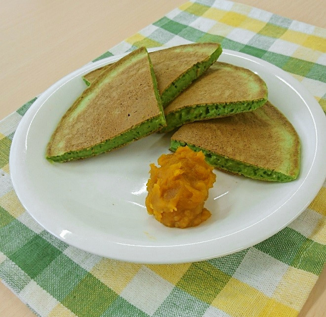 小松菜ホットケーキとカボチャディップの画像