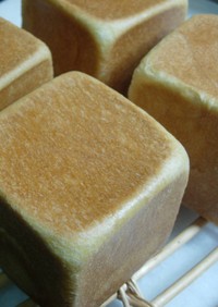 キューブ型角食パン（ＨＢも使用）
