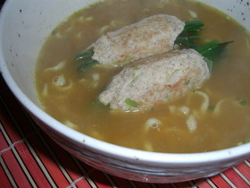 ニラ包み団子乗せカレーうどん
