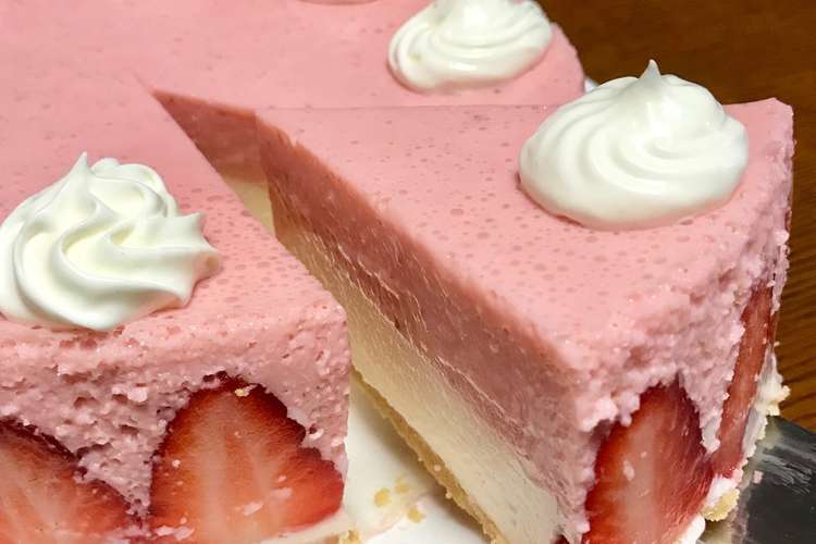 レアチーズとイチゴムースの二層ケーキ レシピ 作り方 By Gunmomo クックパッド 簡単おいしいみんなのレシピが356万品