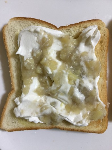バナナ生クリームトーストの写真