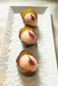 道明寺粉とレンジで♪小さめサイズの桜餅