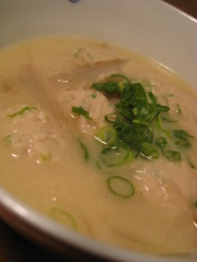 鶏団子とごぼうの白味噌仕立ての写真