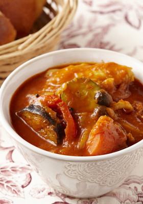 手羽先とたっぷり野菜のトマトスープカレー