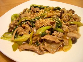 ご飯がすすむ!豚肉と青梗菜の柚子胡椒炒め