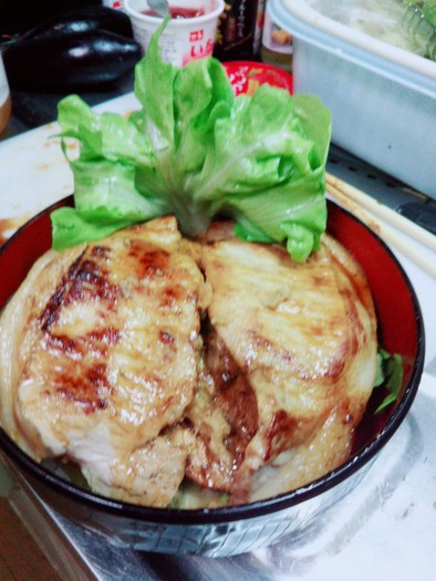 ブーケレタス豚丼の写真