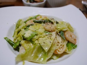 春野菜と海老のクリームパスタ