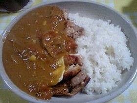 トマトカレーライスチキンステーキと一緒に