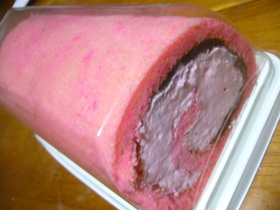 モンテール風*冷凍いちごのロールケーキ