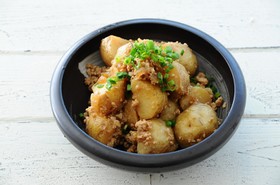☆ 新じゃがいもとひき肉のこっくり煮物☆