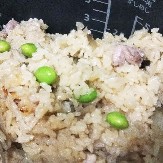 炊き込みご飯 冷凍枝豆で彩り良く レシピ 作り方 By しゃられん クックパッド 簡単おいしいみんなのレシピが352万品
