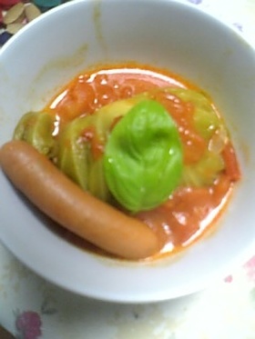 トマトベースのあつあつロールキャベツ