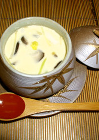 【和食】二層の茶わん蒸し（卵と豆腐）