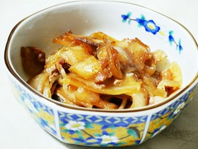 豚バラ肉と玉ねぎの煮物