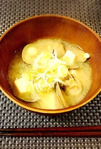 簡単おふくろの味♡あさりと豆腐のお味噌汁
