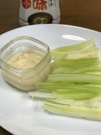 液味噌で簡単マヨ味噌ディップ＆野菜の写真