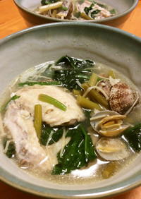 圧力鍋で鳥手羽とアサリの煮込みスープ