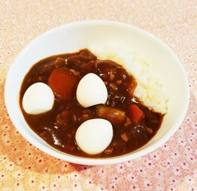 カレーライスにうずらの卵♡