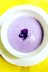 塩酒粕と豆乳で♪鮮やか紫キャベツのスープ