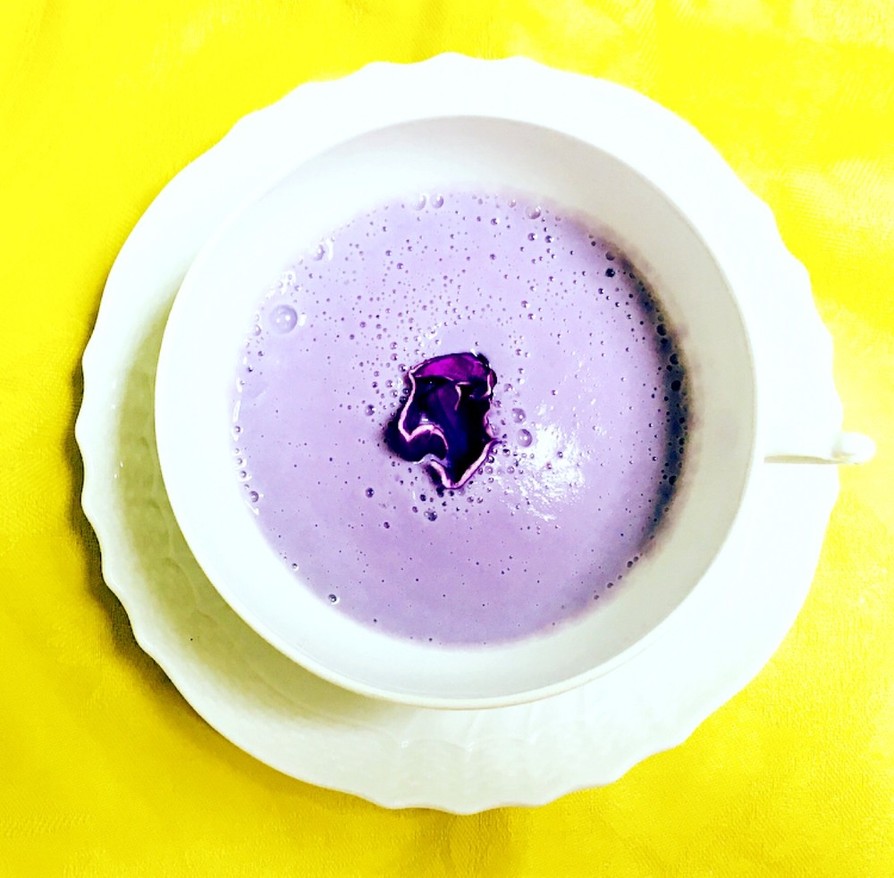 塩酒粕と豆乳で♪鮮やか紫キャベツのスープ
