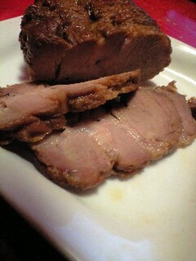 煮込むだけ♪簡単チャーシュー