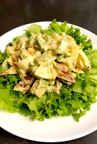 アボカドと卵と竹輪サラダ