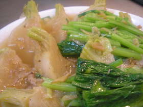 かぶと豚肉の煮物 桜海老のだしで。