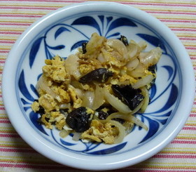 新玉ネギと豚肉とキクラゲの玉子炒め
