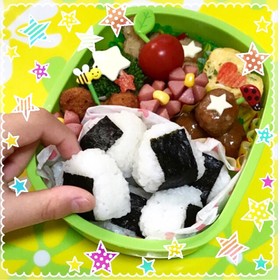 ミニおにぎり 可愛い お弁当 一口サイズ