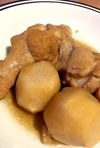里芋と鶏手羽元の茶色いこっくり煮