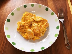 簡単チーカマのオムレツ