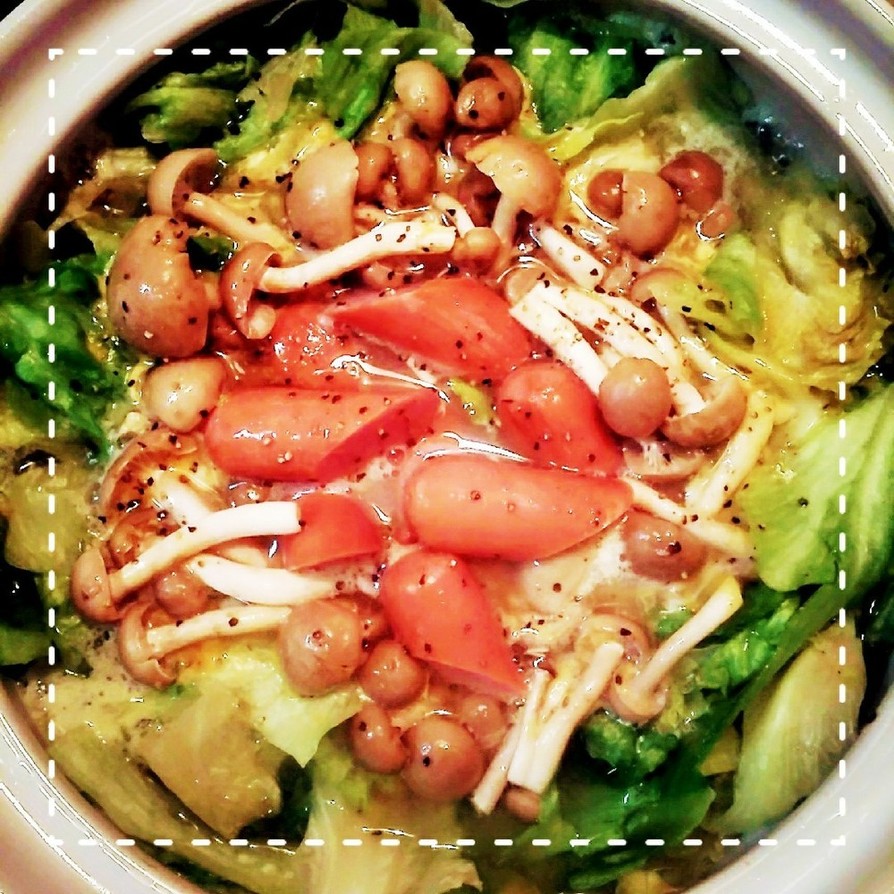土鍋で簡単！レタスのコンソメ卵スープ鍋の画像