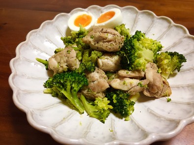 鶏肉とブロッコリーの簡単塩炒め♡の写真